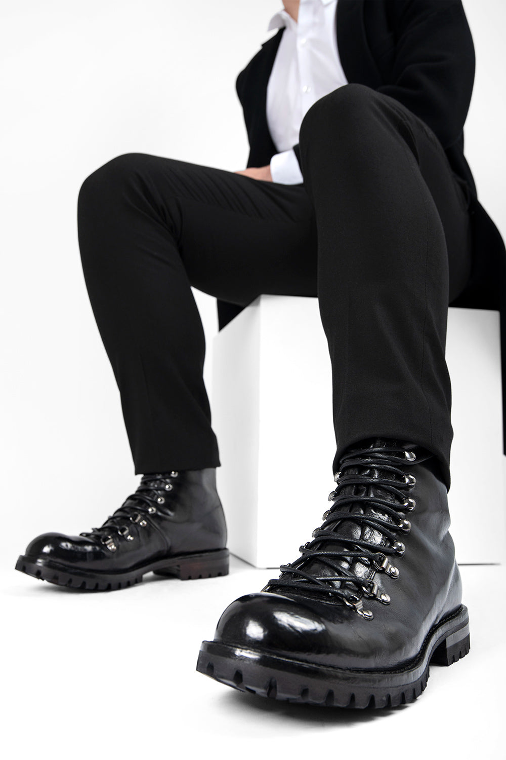 CONOR™ | CAMDEN tar-black combat boots.