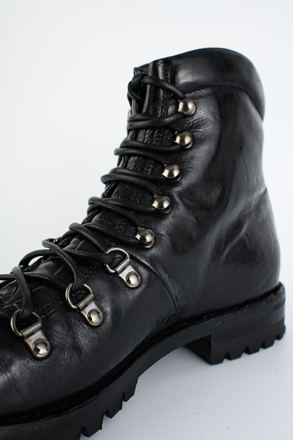 CONOR™ | CAMDEN tar-black combat boots.