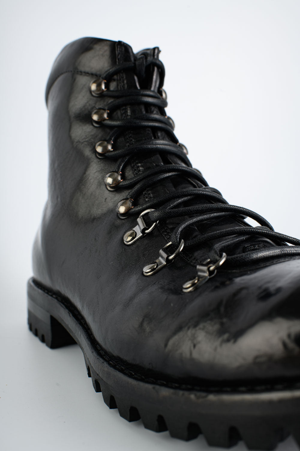 CONOR™ | CAMDEN tar-black combat boots.