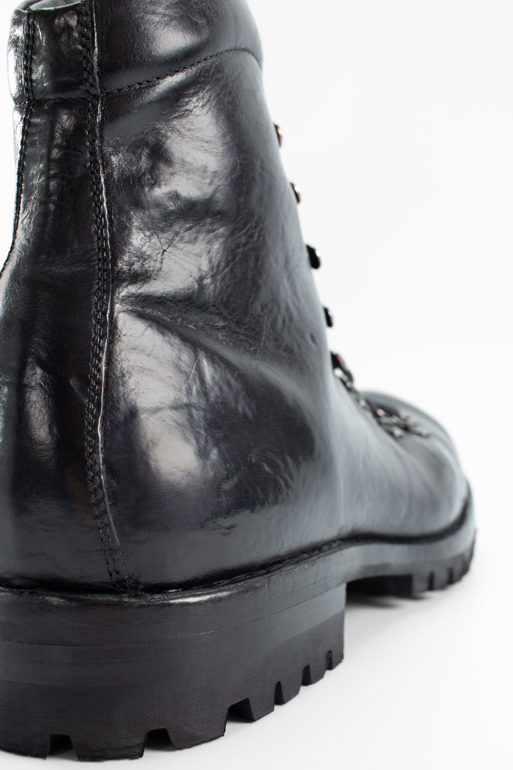 CONOR™ | CAMDEN tar-black combat boots.