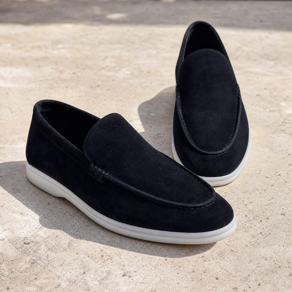 Elegant Suede Loafers in Black